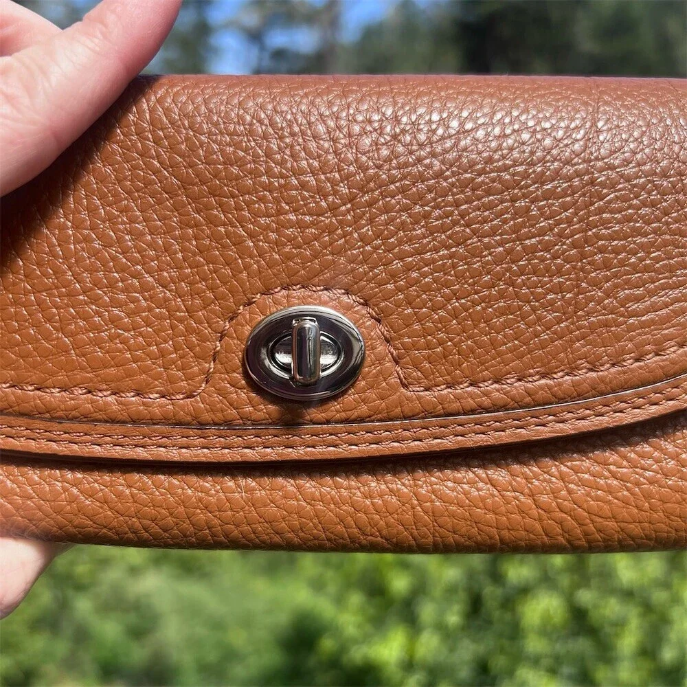 COACH VINTAGE Brown Pebble Leather Wallet w Turn-Lock and Silver Hardware